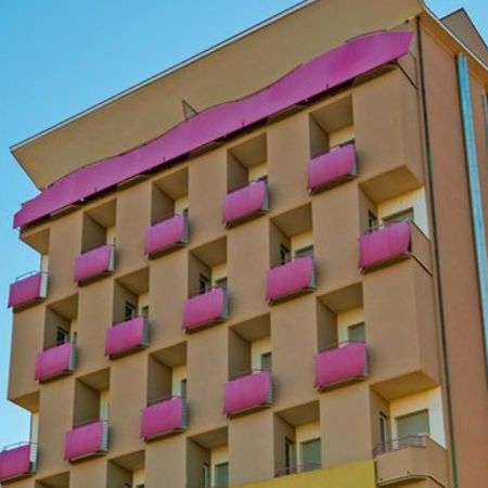 Hotel Atlantic Vista Mare Песаро Екстериор снимка