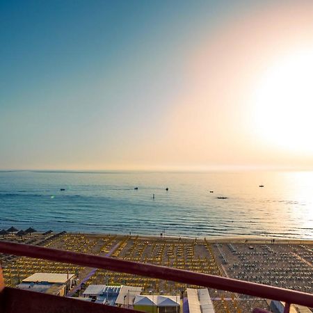 Hotel Atlantic Vista Mare Песаро Екстериор снимка