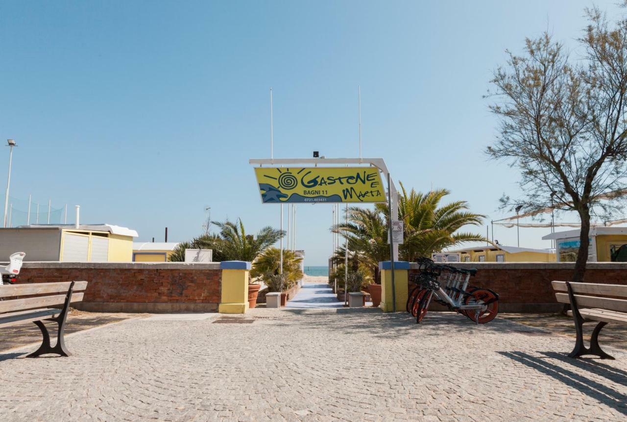 Hotel Atlantic Vista Mare Песаро Екстериор снимка